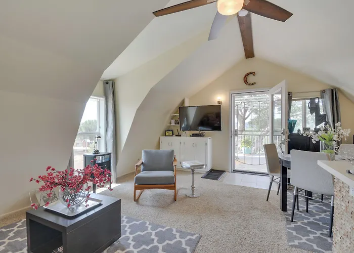 Mariposa Home: Furnished Patio & Sierra Mtn Views