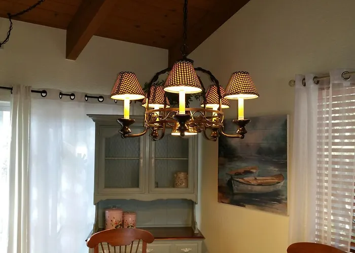 Lovely Mountain Lake Chalet By Yosemite: Equipped!
